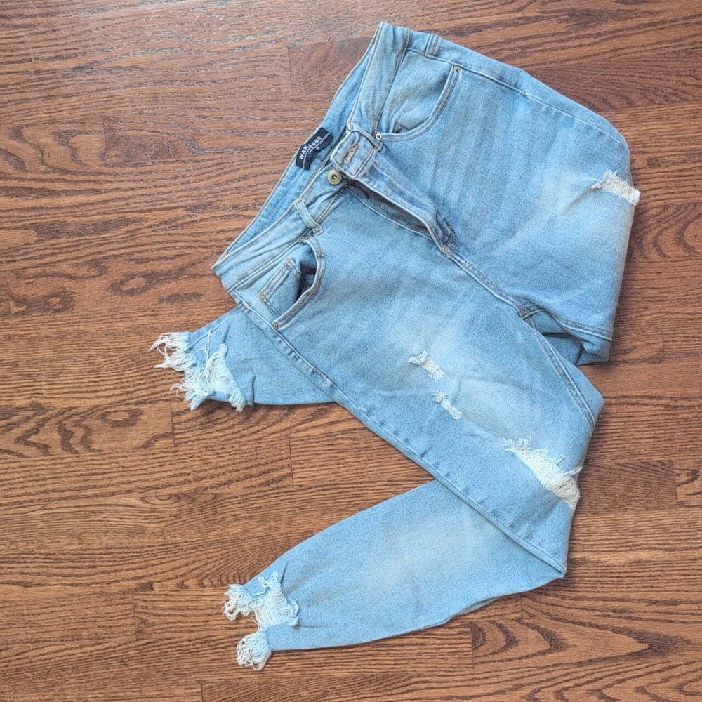WAX Jeans Distressed Light Wash Jeans 11/30